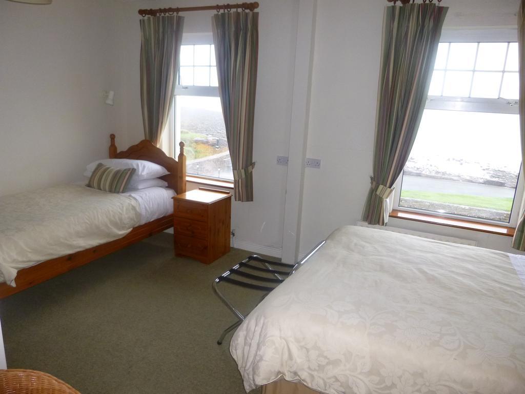 Clifford'S Ocean View B&B Уотървил Стая снимка