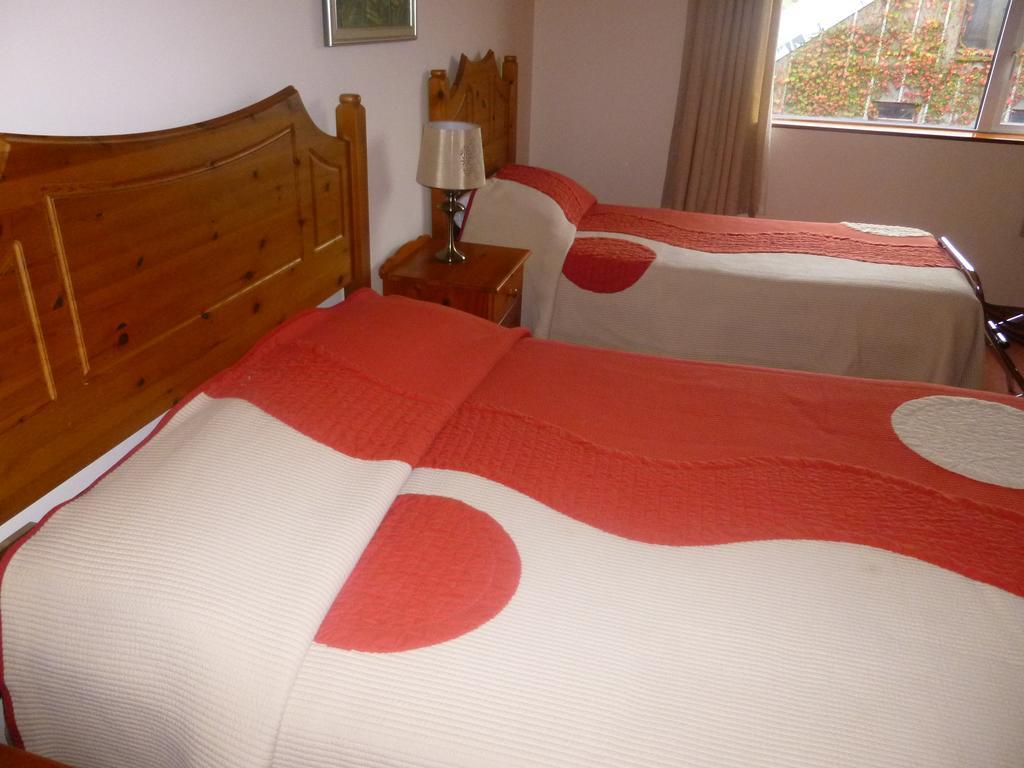 Clifford'S Ocean View B&B Уотървил Стая снимка