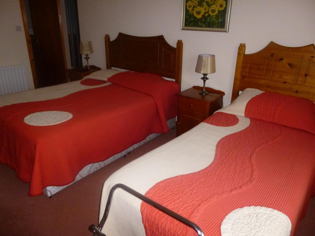 Clifford'S Ocean View B&B Уотървил Стая снимка