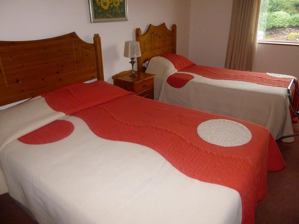 Clifford'S Ocean View B&B Уотървил Стая снимка